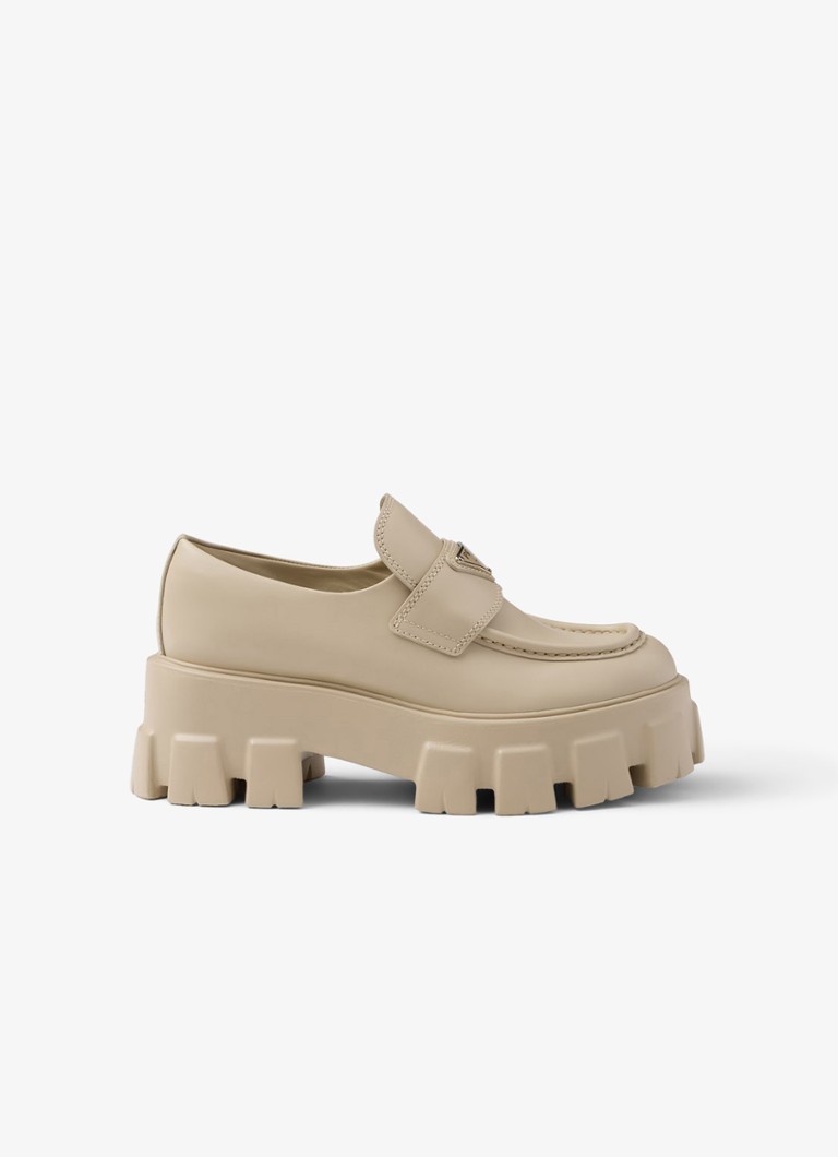 Mocassins Prada Monolith em couro com sola plataforma