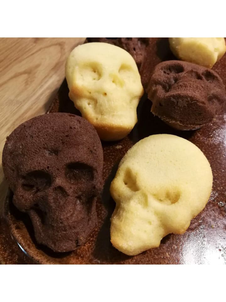 Geda Labels Muffinbackform Totenkopf in Schwarz - 27 x 18 x 5,2 cm günstig kaufen onesize