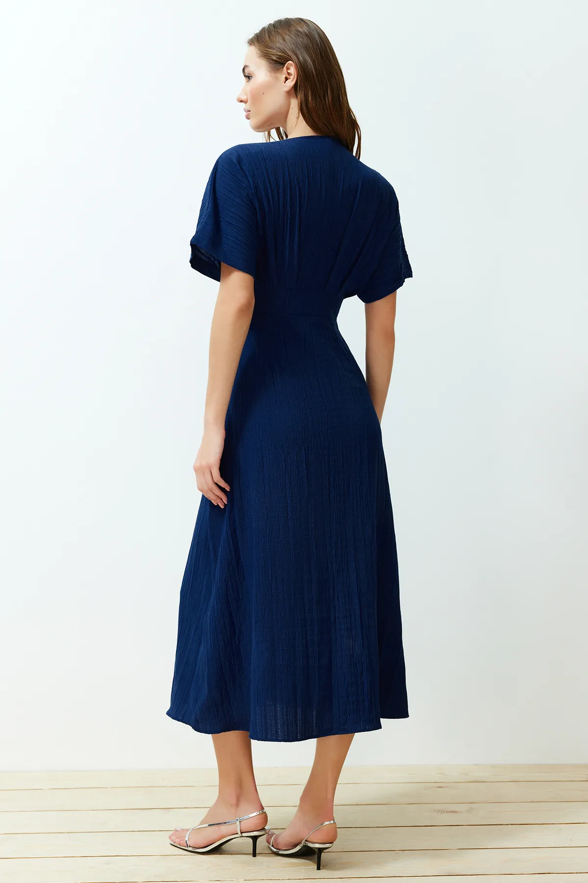 Trendyol Collection  Marineblaues gewebtes Maxikleid TWOSS24EL00620