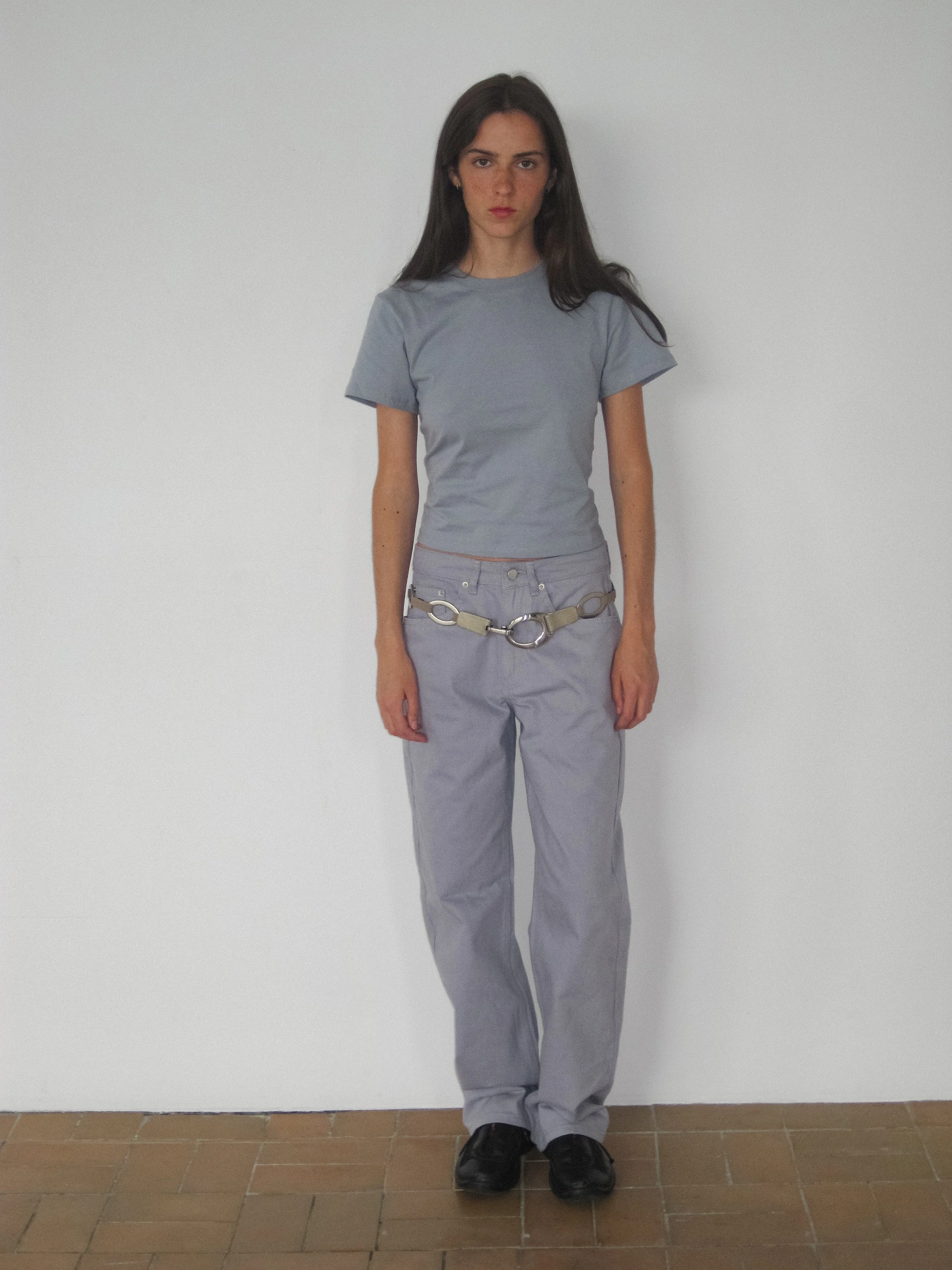 Niedrige Jeans mit weiten Beinen