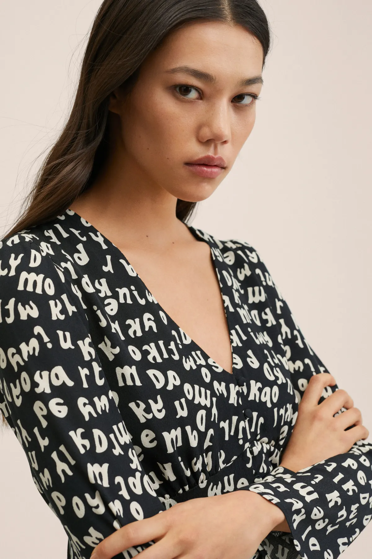 MANGO  27062516 Kleider und Overalls Schwarz