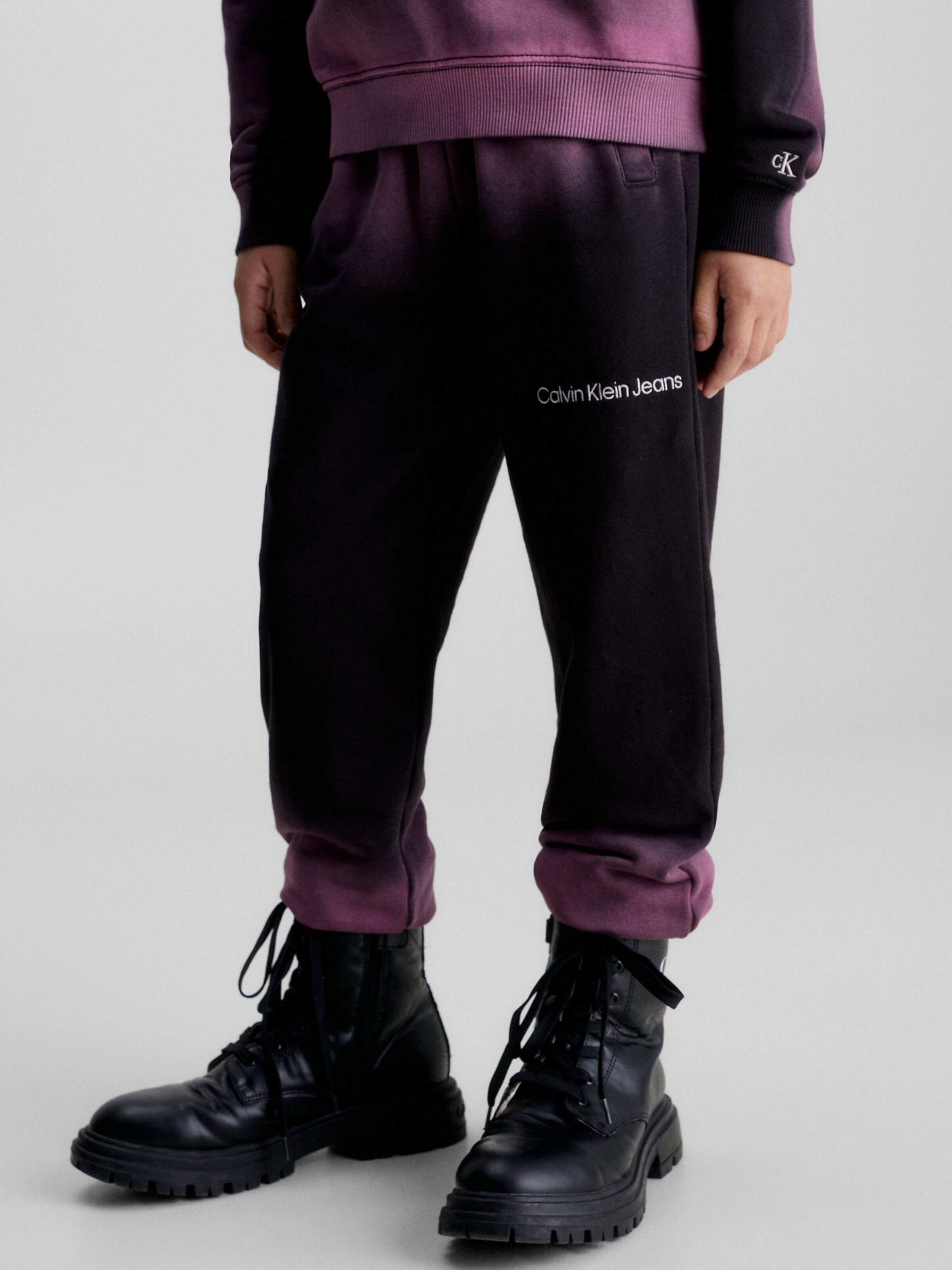 Tapered Pants