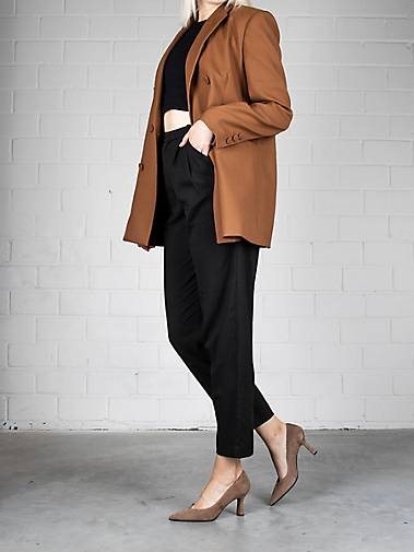 Thea Mika Pumps