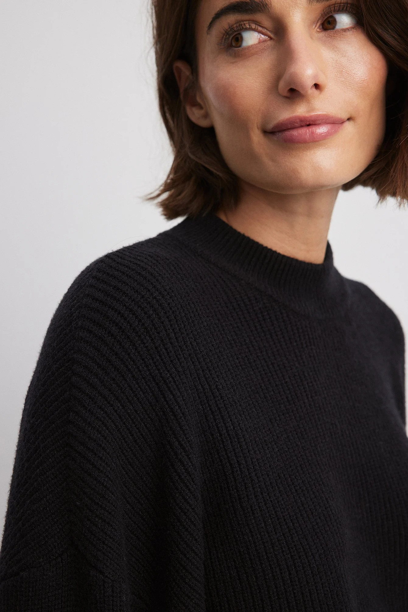 Rundhalsausschnitt Strickpullover