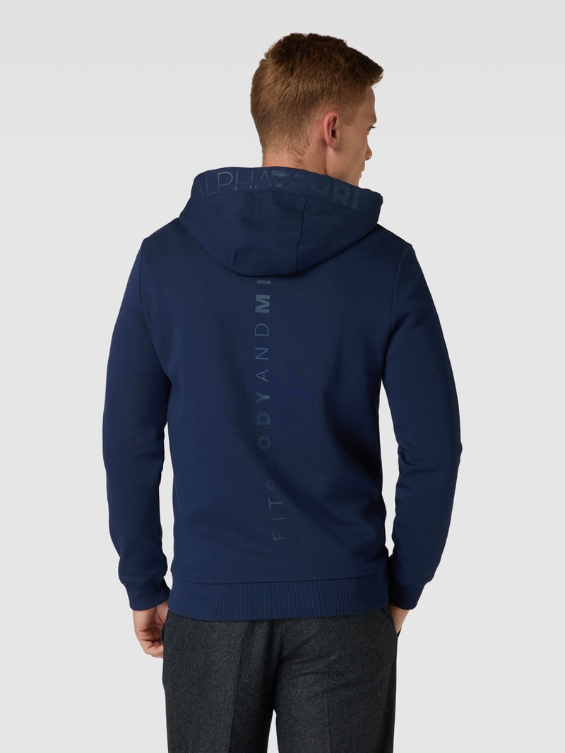 Hoodie mit Label-Print Modell 'SHERO' in marineblau