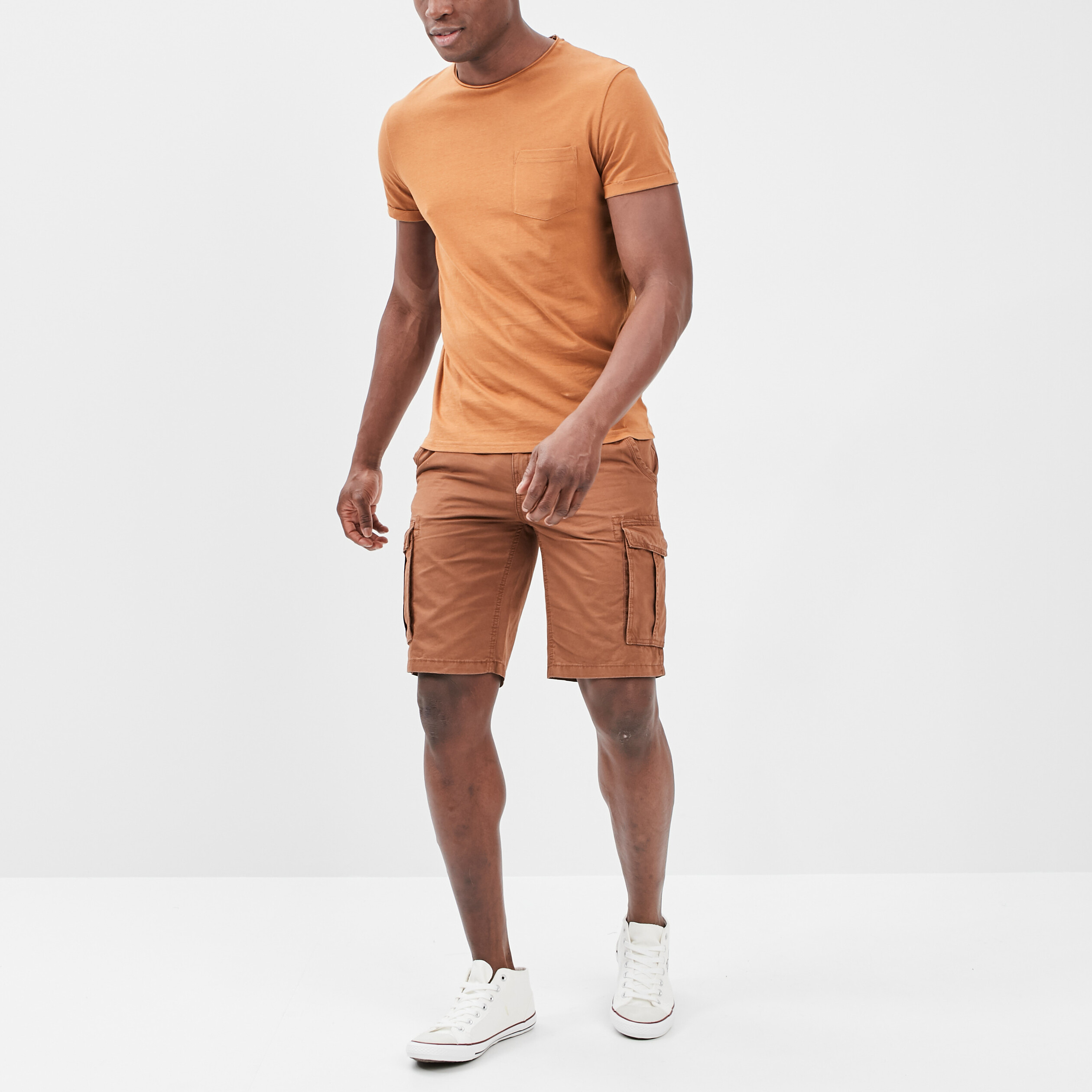 T-shirt col rond avec poche plaquée camel homme | La Halle