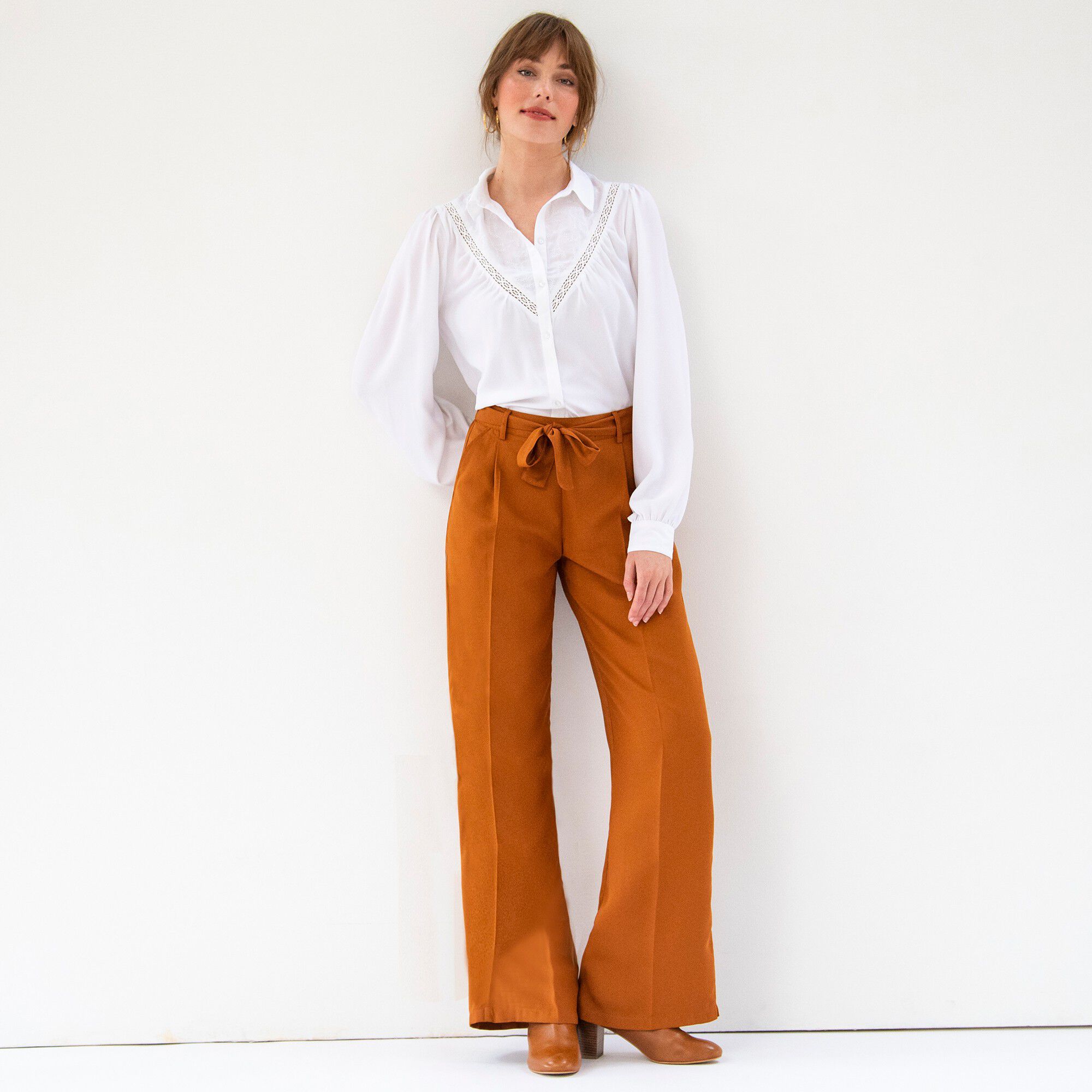 Pantalon large fluide, taille ceinturée, uni