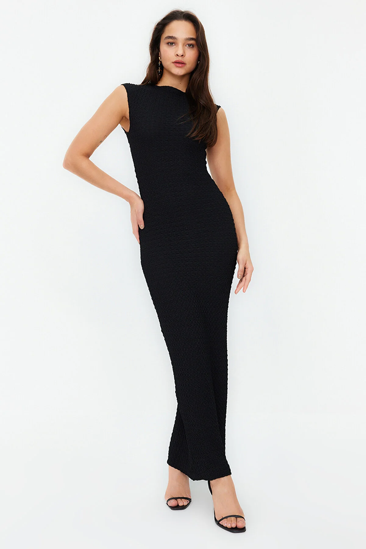 Trendyol Collection  Schwarzes, tailliertes/tailliertes Strick-Midi-Bleistiftkleid mit Mondärmeln aus strukturiertem Stoff TWOSS24EL00103
