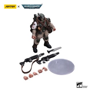 Warhammer 40k Actionfigur 1/18 Astra Militarum Cadian Command Squad Veteran with Medi-pack 12 cm