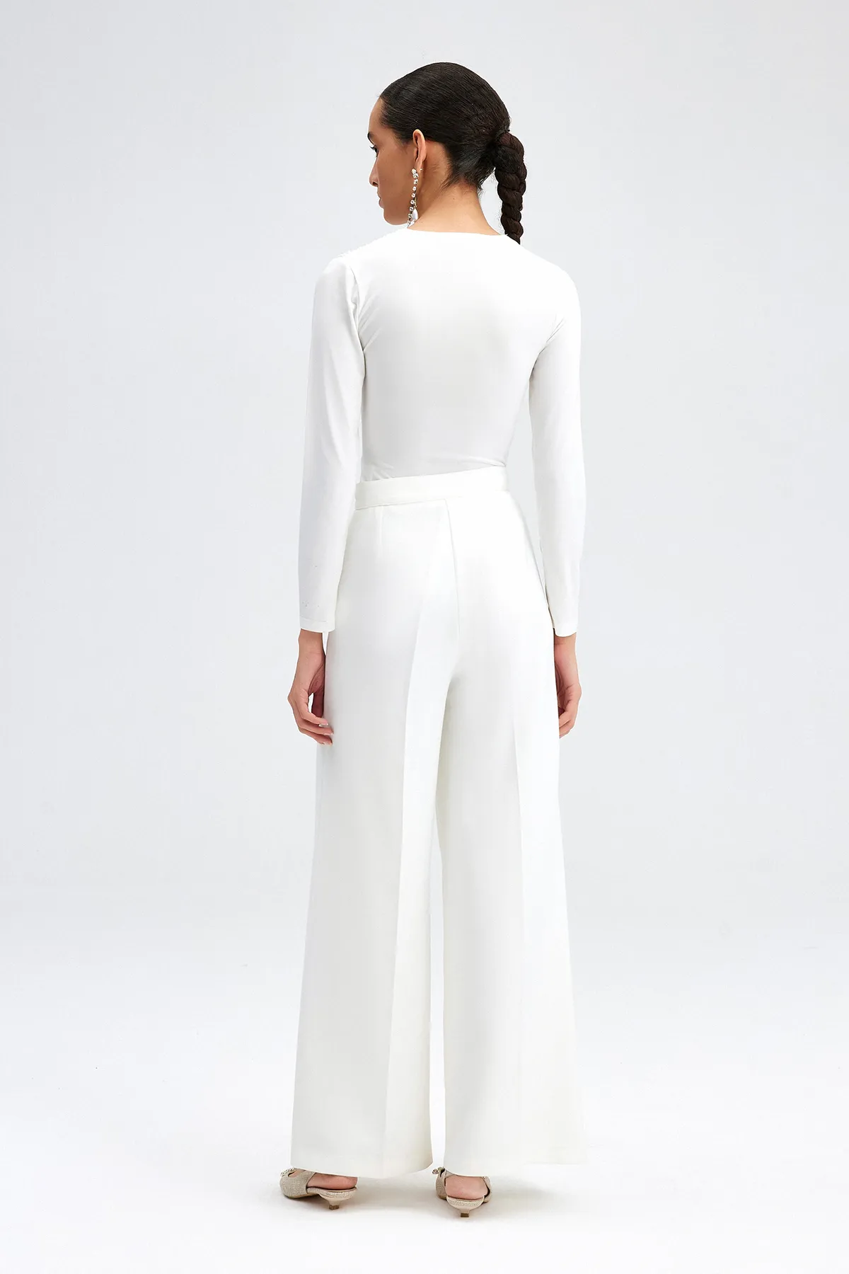 TOUCHE PRİVE  HOSE AUS CRÉPE MIT WEITEM BEIN