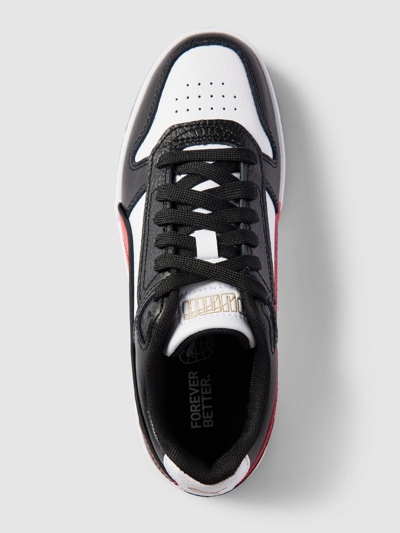 Sneaker mit Label-Detail in weiß