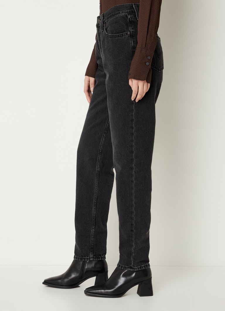 Blugii Levi's în stilul anilor '80, de la mămici, nu te deranjează
