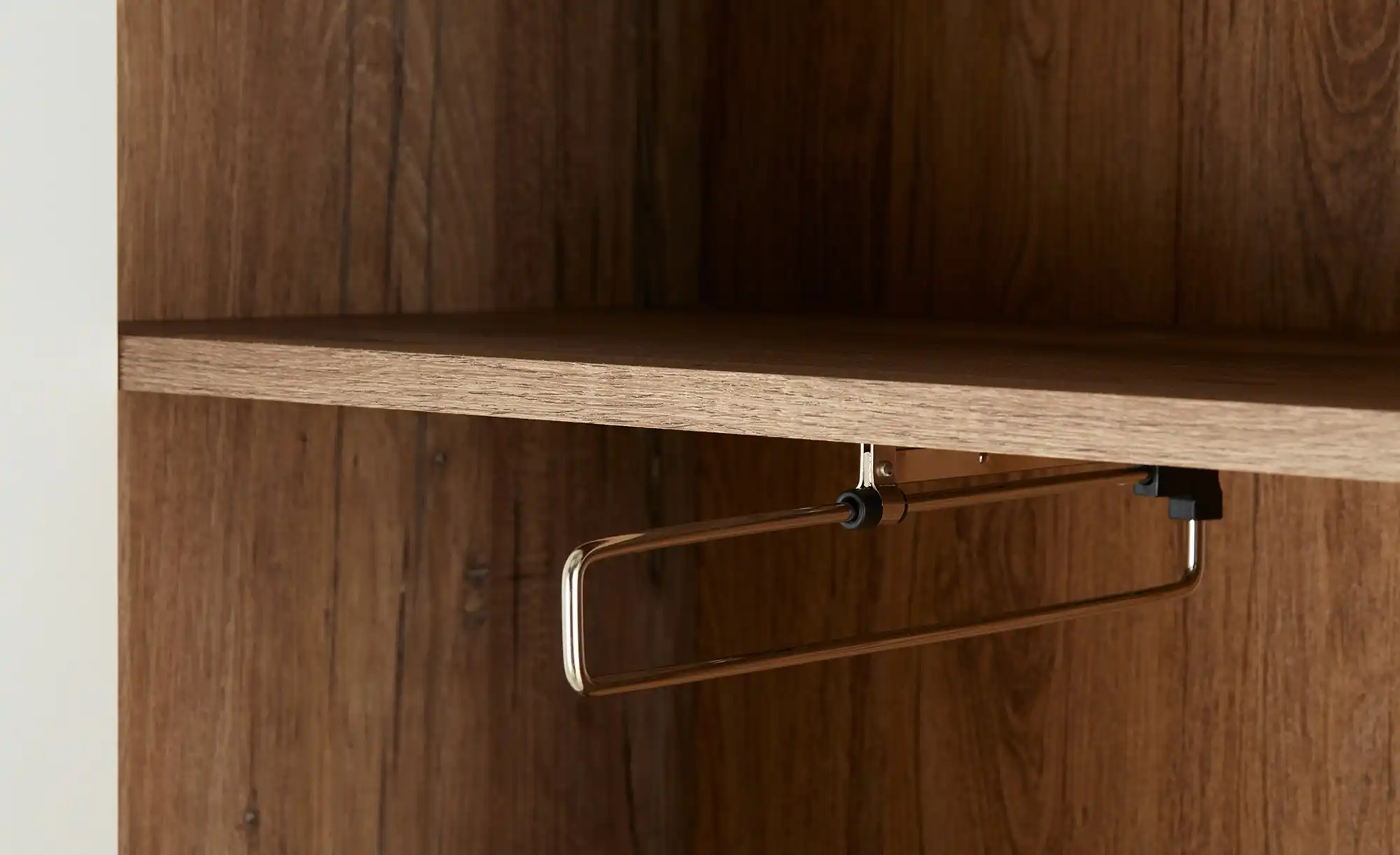 Garderobenschrank