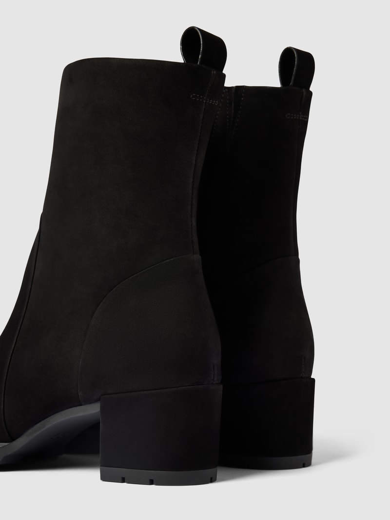 Stiefeletten aus Leder in schwarz