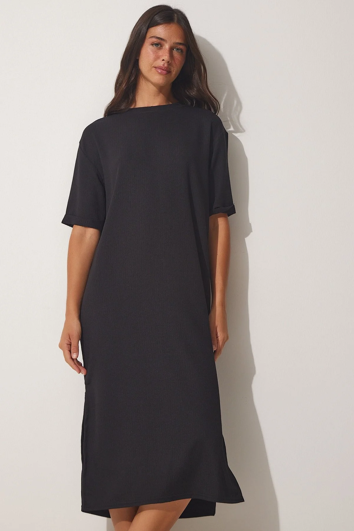 Happiness İstanbul  Schwarzes strukturiertes Daily Midi-Strickkleid für Damen LH00037