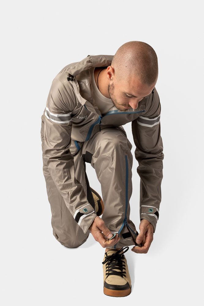 dirtlej CommuteSuit Road Edition - Regenoverall kaufen | Bike-Discount