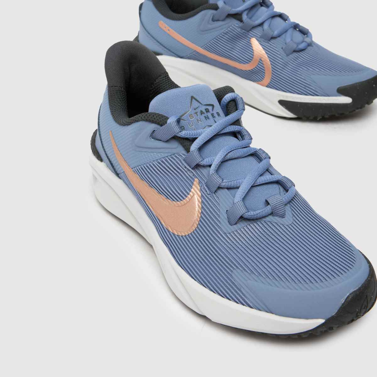 Nike grå Star Runner 4 flickor ungdomsskor