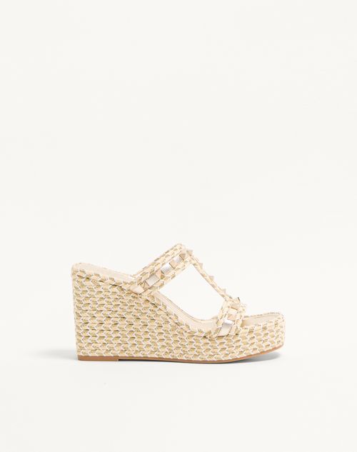 Sandália plataforma Rockstud em couro napa laminado de 90 mm