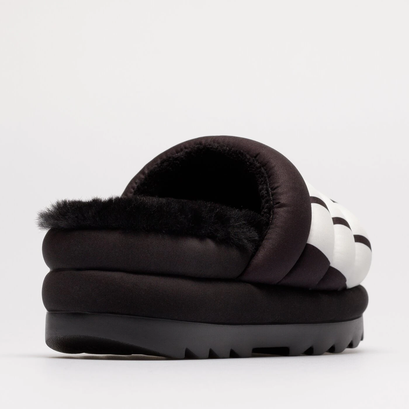 UGG MAXI SLIDE LOGO Schwarz