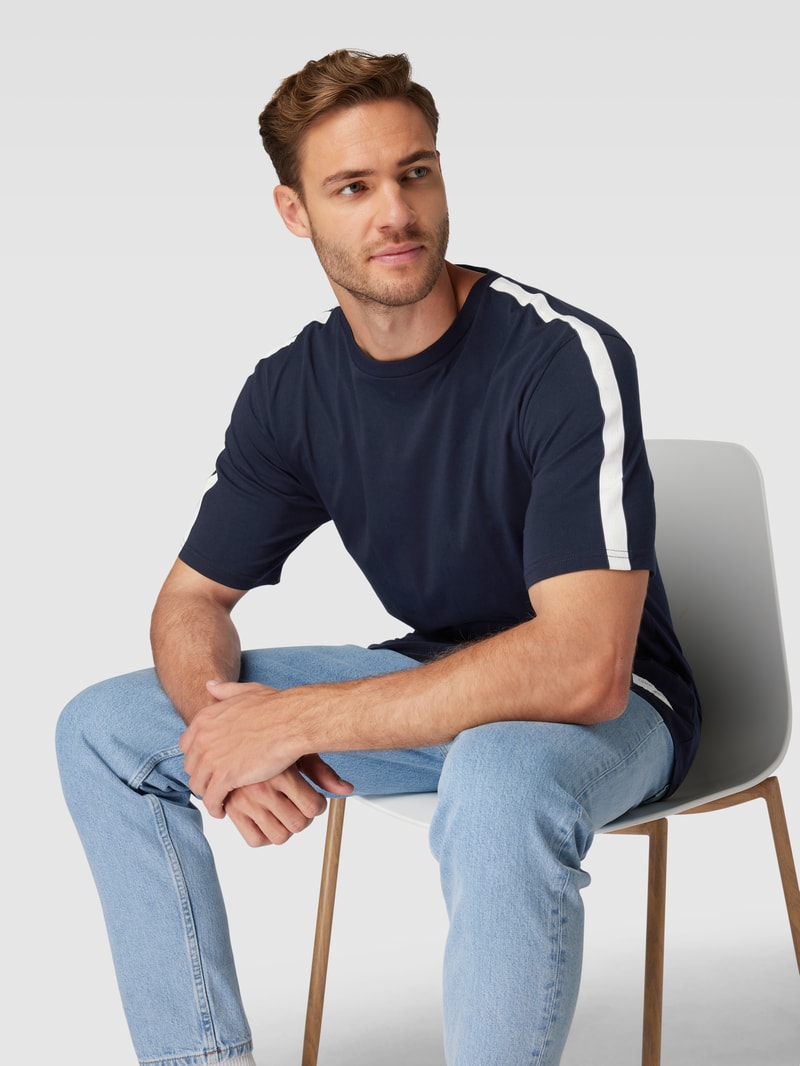 T-Shirt mit Rundhalsausschnitt in marineblau