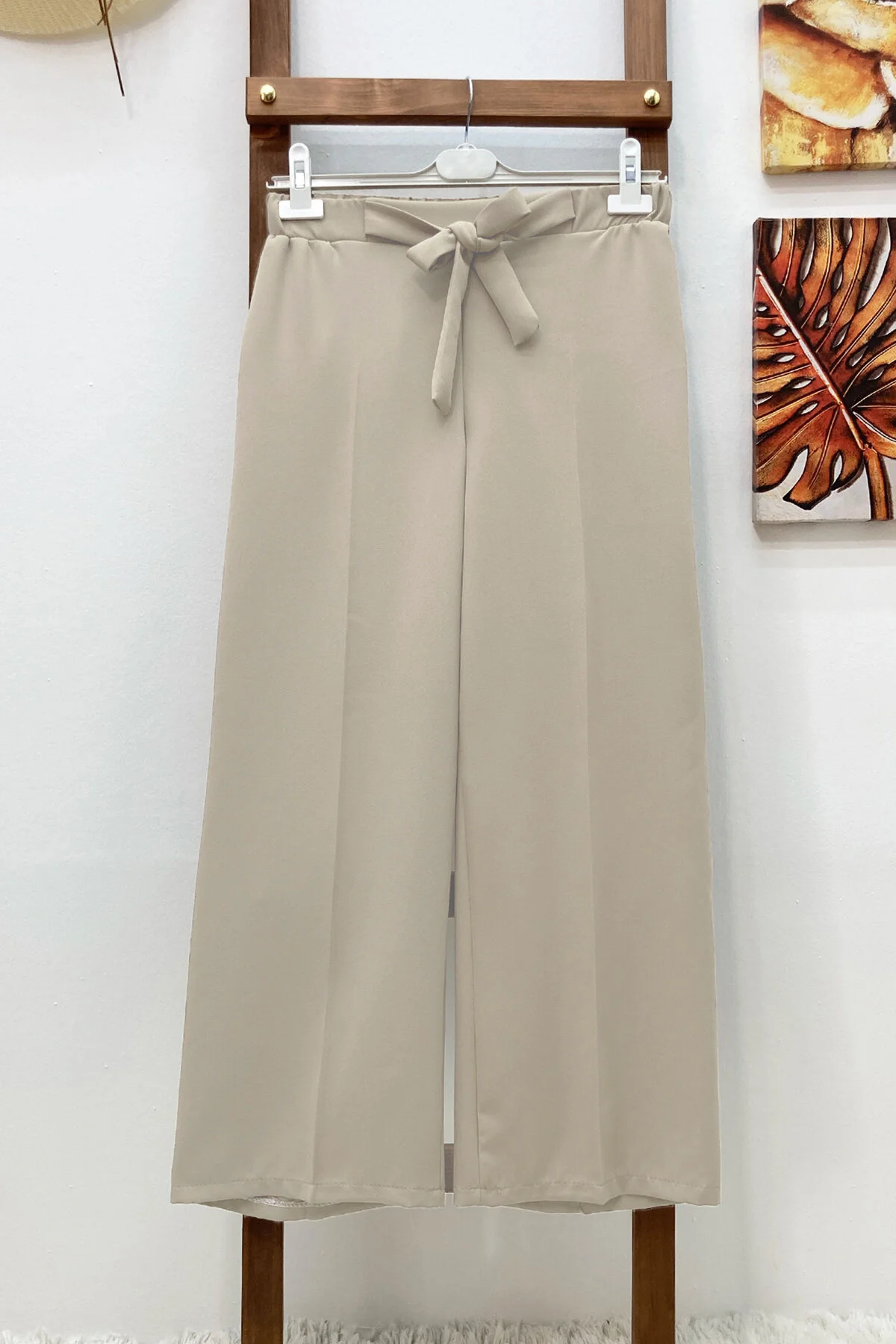 MODAQU  Hose mit weitem Bein und Gürtel - Stein