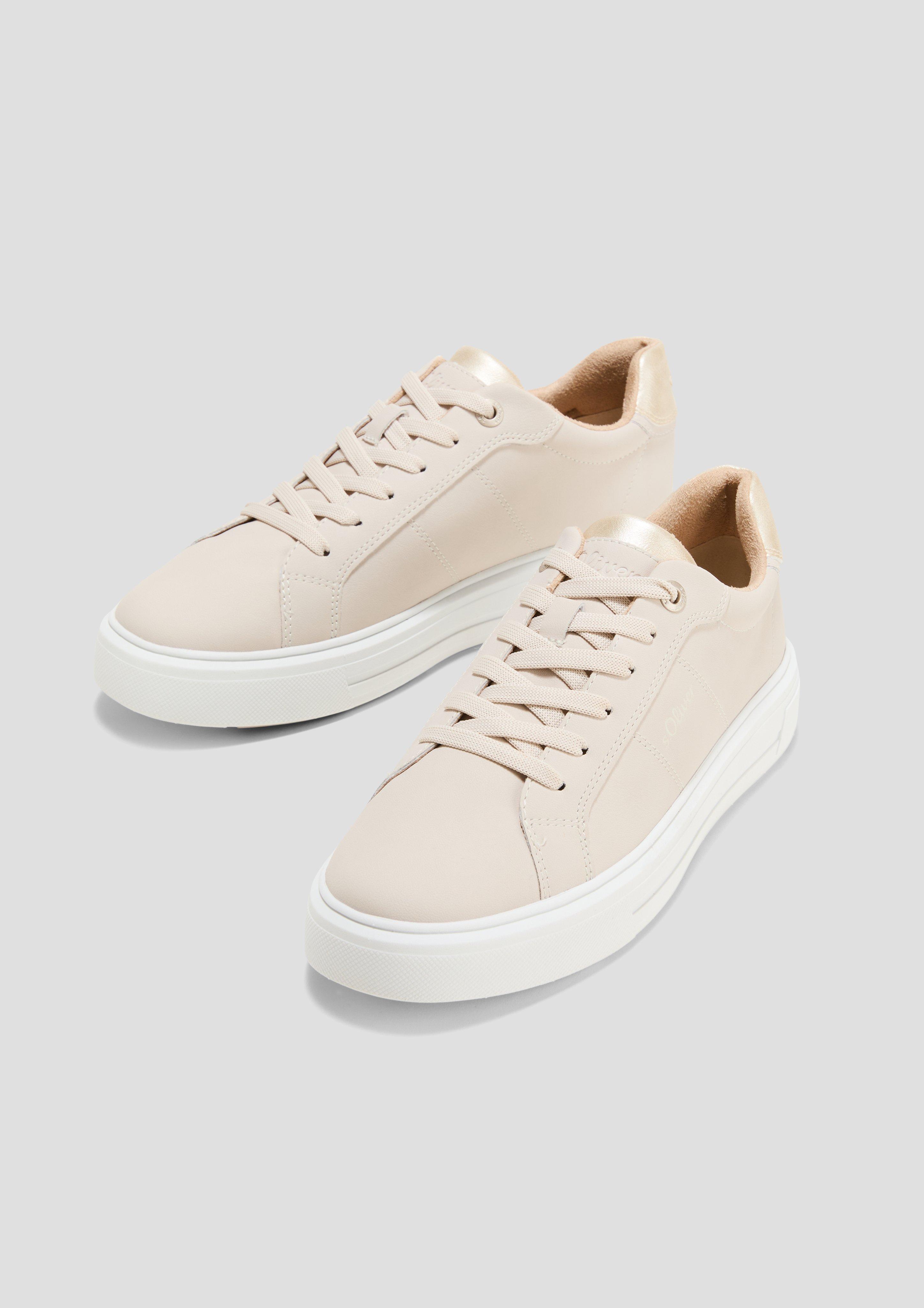 Sneaker in cleanem Design  6008798-400