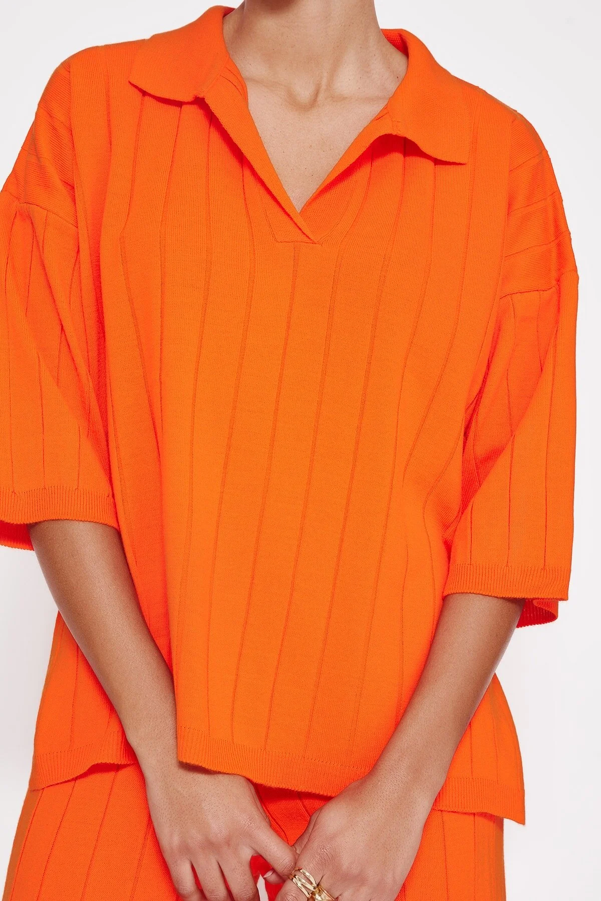 Trendyol Collection  Orangefarbenes Basic-Set aus Oberteil und Unterteil aus Strick TWOSS23AU00029