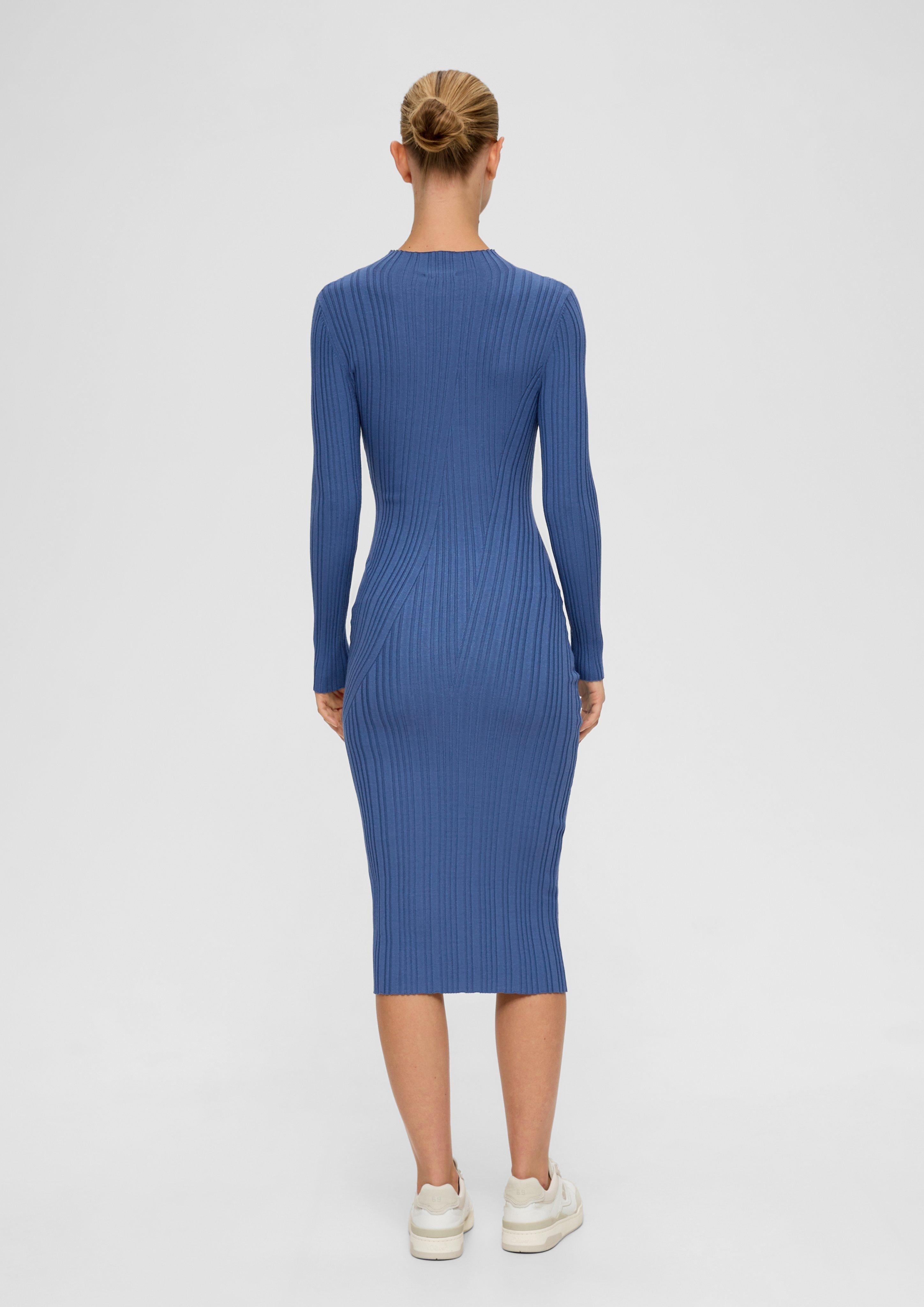 Geripptes Midikleid aus Viskosemix  2134384-5722