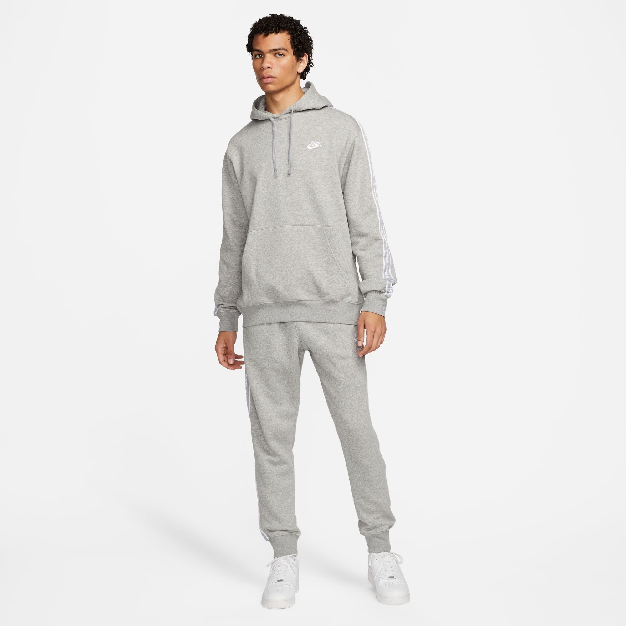 Nike Sportswear Trainingsanzug CLUB FLEECE MEN'S GRAPHIC HOODED TRACK SUIT