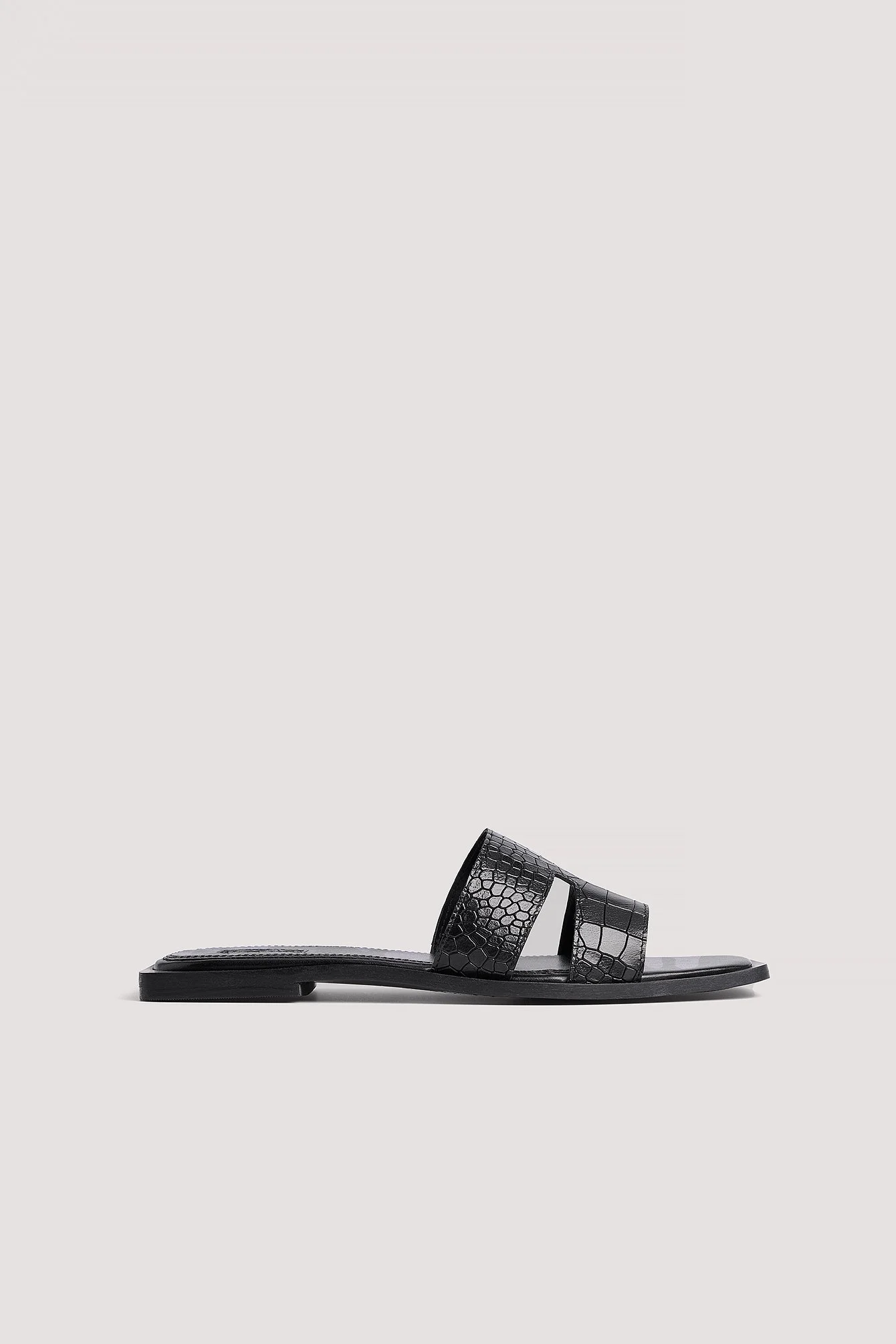 Lederslipper mit Cut-Outs