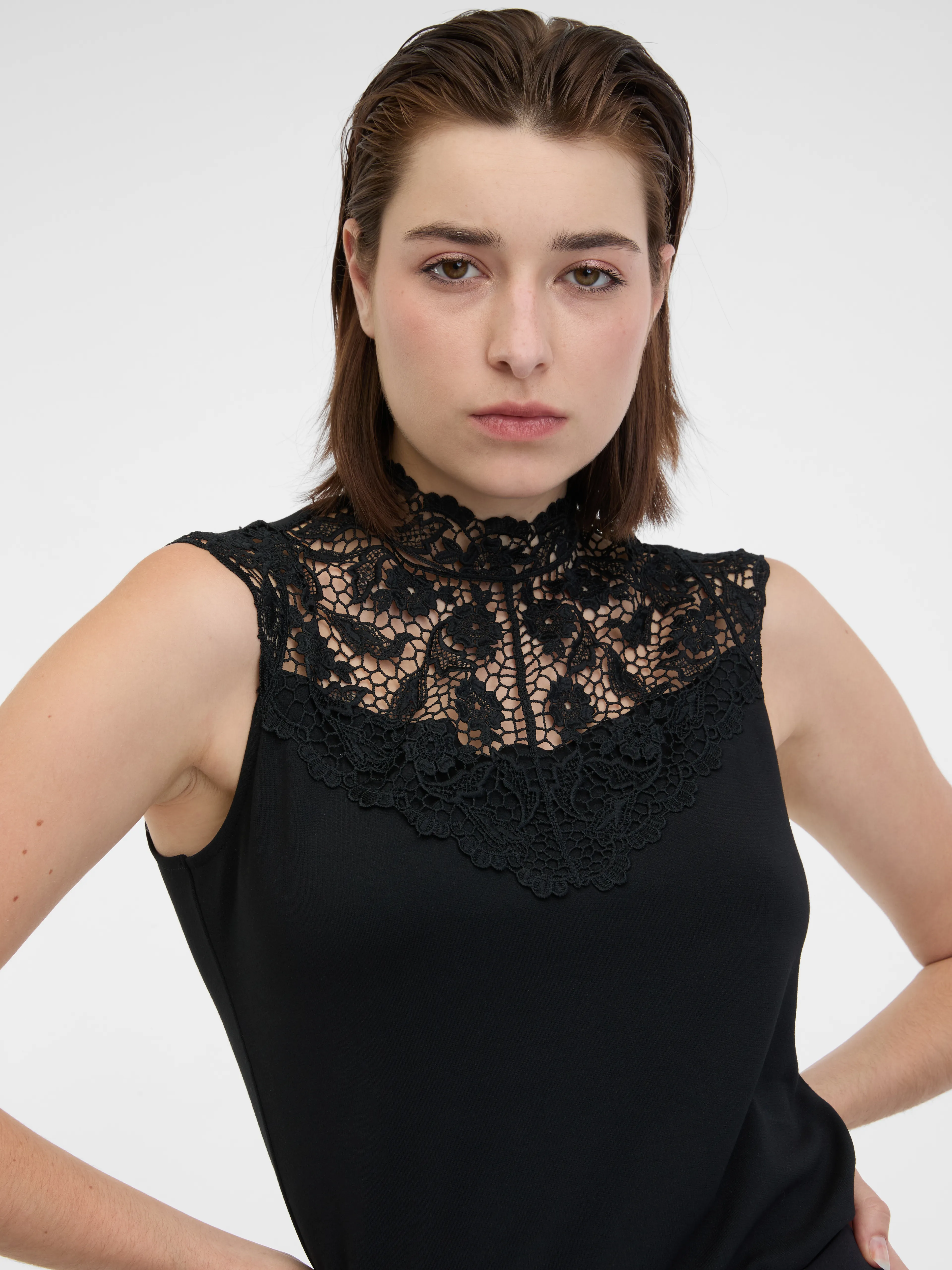 Schwarzes Damen-T-Shirt mit Spitzendetail ORSAY