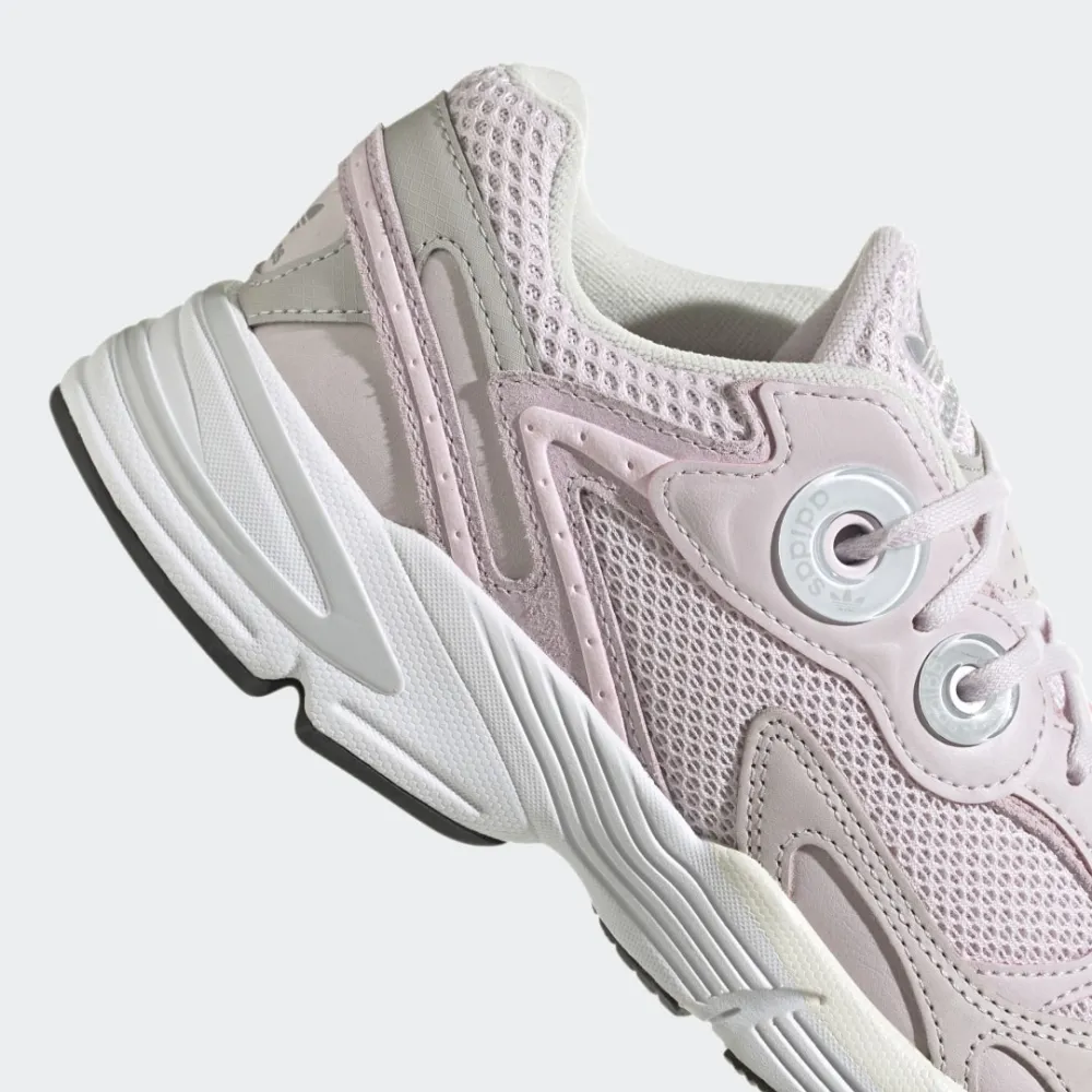 adidas Astir HP9038 / pink