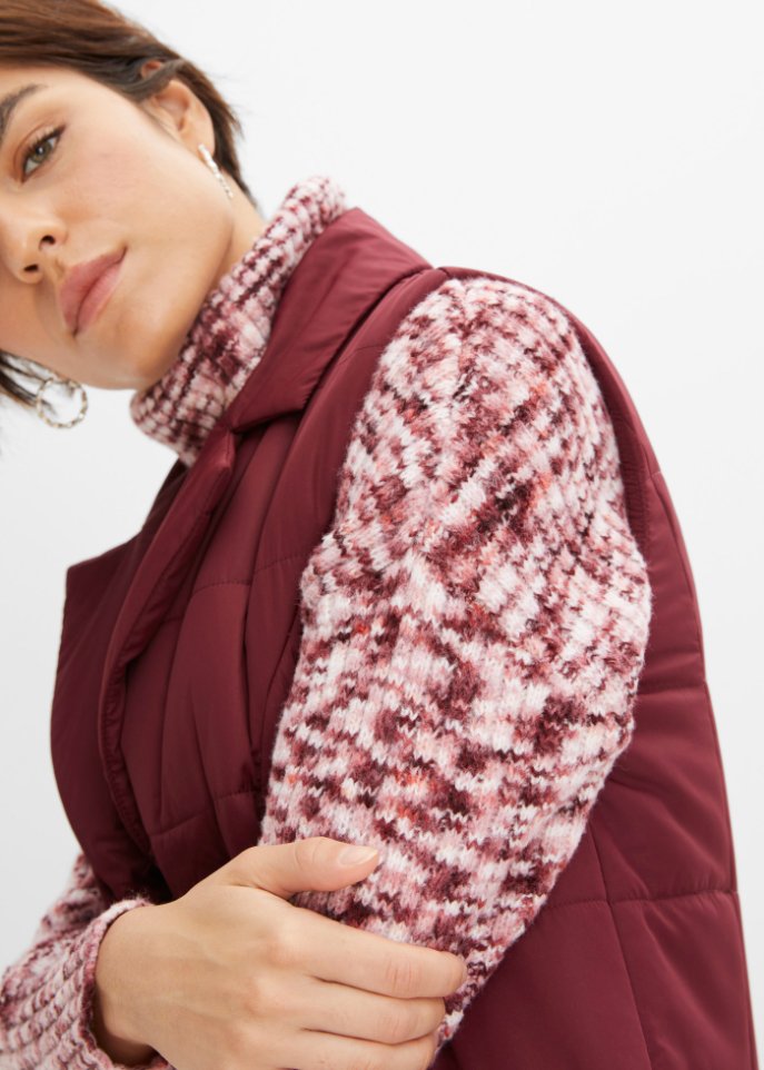 Strickkleid mit Rollkragen aus recyceltem Polyester