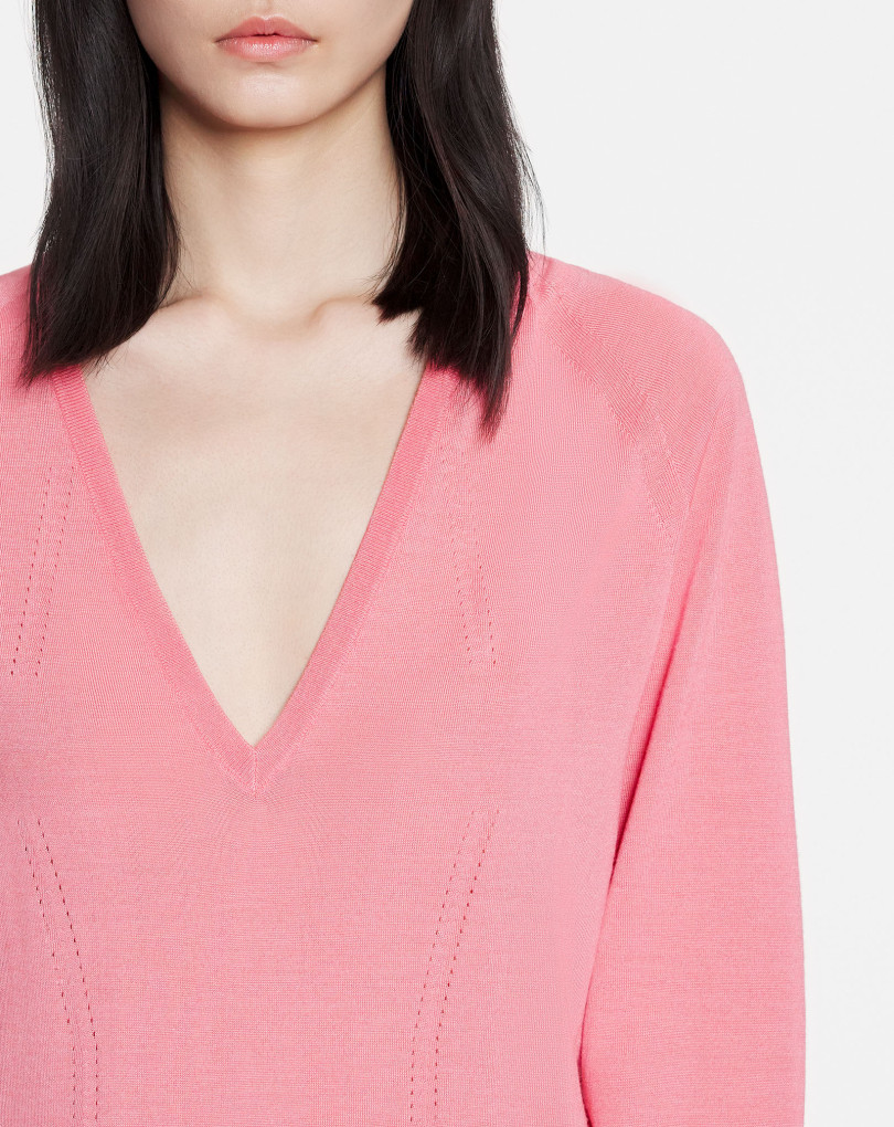 PULL À COL V EN MAILLE