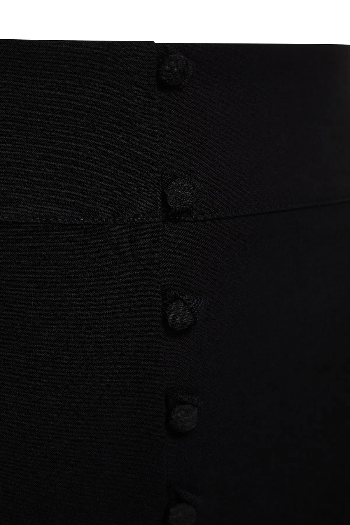 Trendyol Curve  Schwarzer Rock aus Viskosegewebe mit detailliertem Schlitz