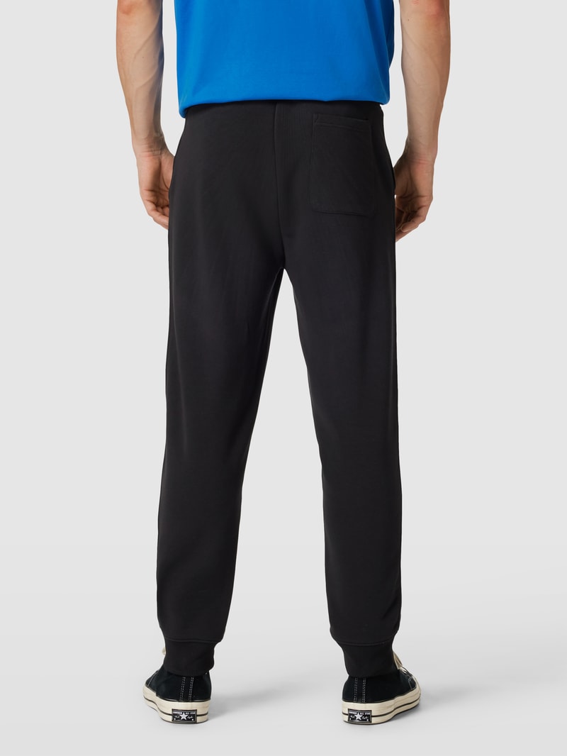 Sweatpants mit Label-Stitching Modell 'SHIELD' in schwarz