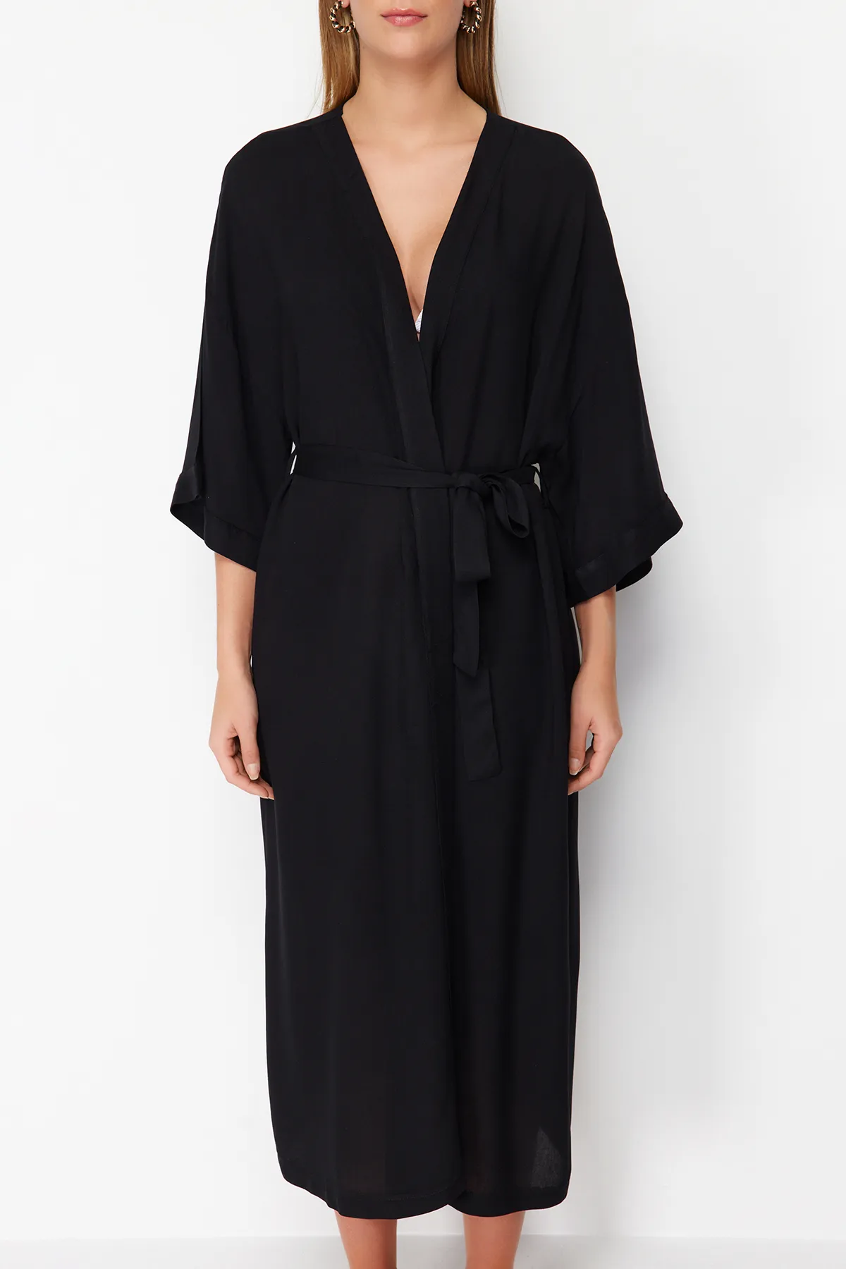Trendyol Collection  Geometrisch gemusterter, gewebter Maxi-Kimono und Kaftan mit Gürtel TBESS23KM00025