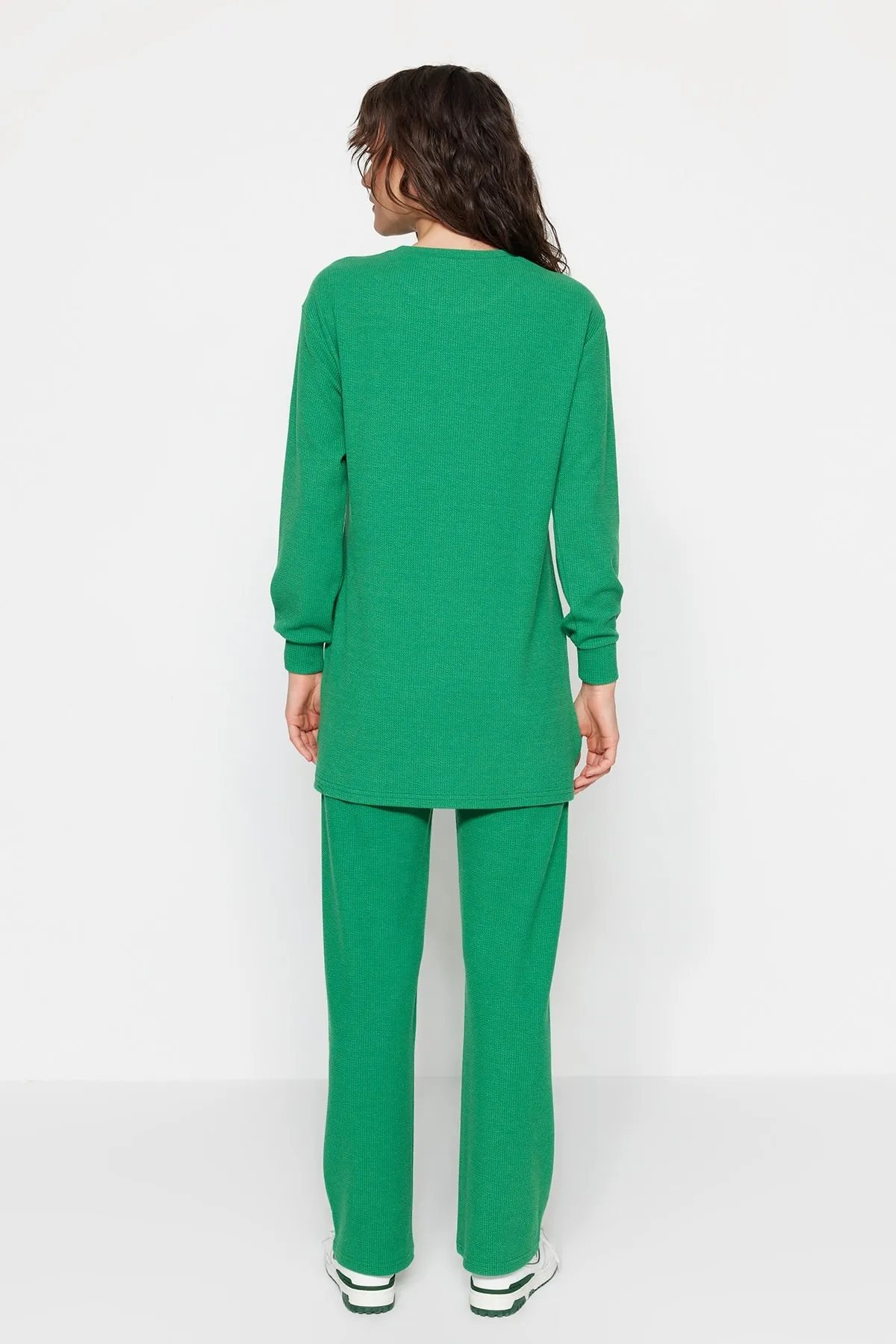 Trendyol Modest  Grünes Strick-Tunika-Hosen-Set TCTSS23US00059