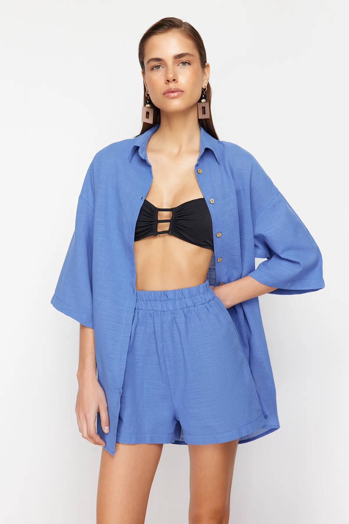 Trendyol Collection  Blaues Hemd-Shorts-Set aus gewebter Leinenmischung TBESS24AU00042