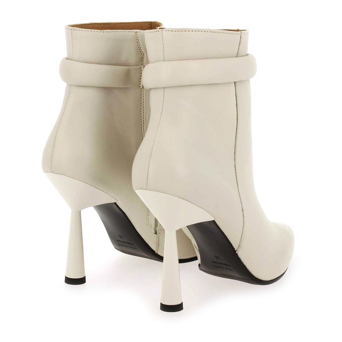Chantal 1962  1859 - beige