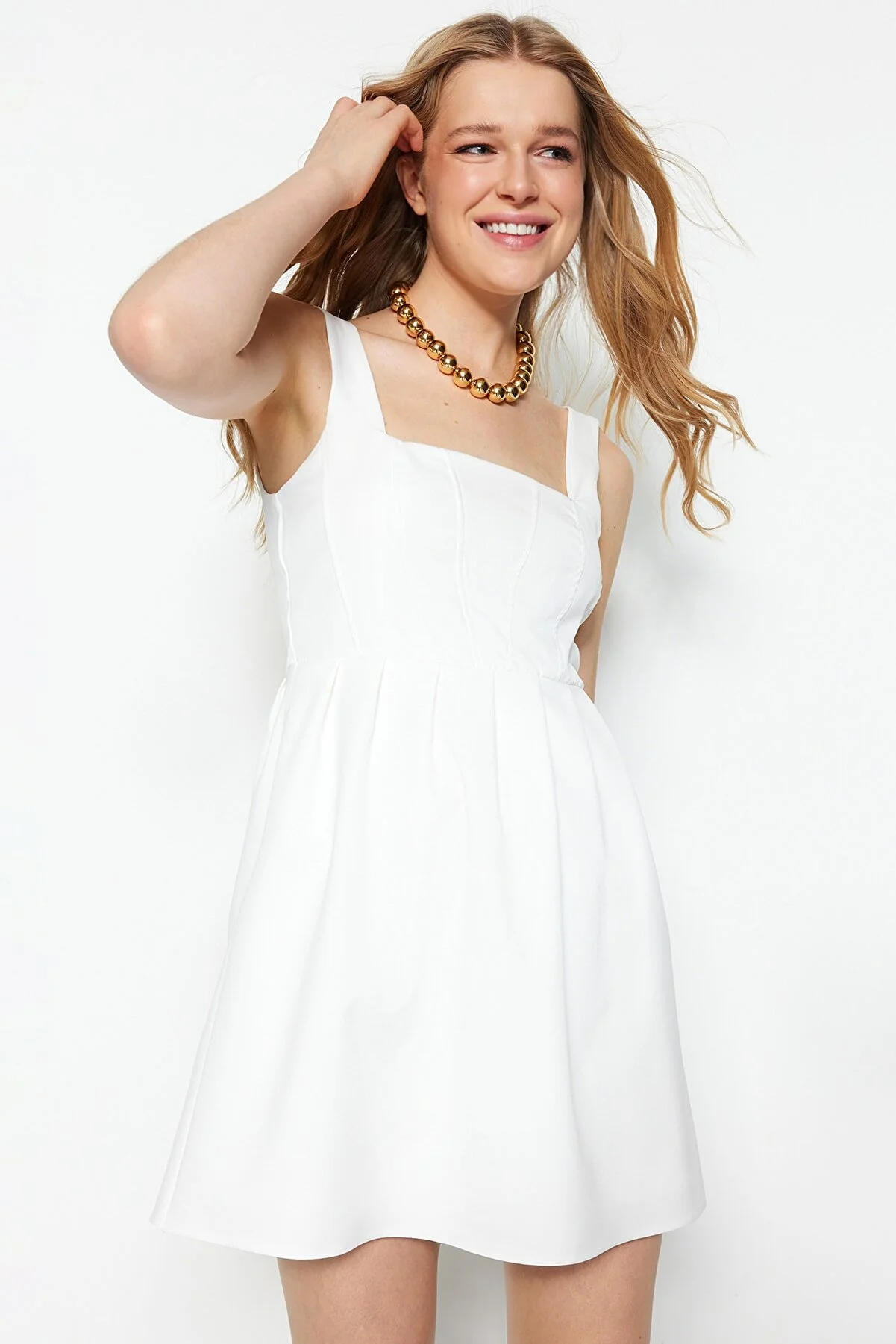 Trendyol Collection  Weißes, gewebtes Kleid mit Mini-Trägern und Volants TWOSS23EL00601