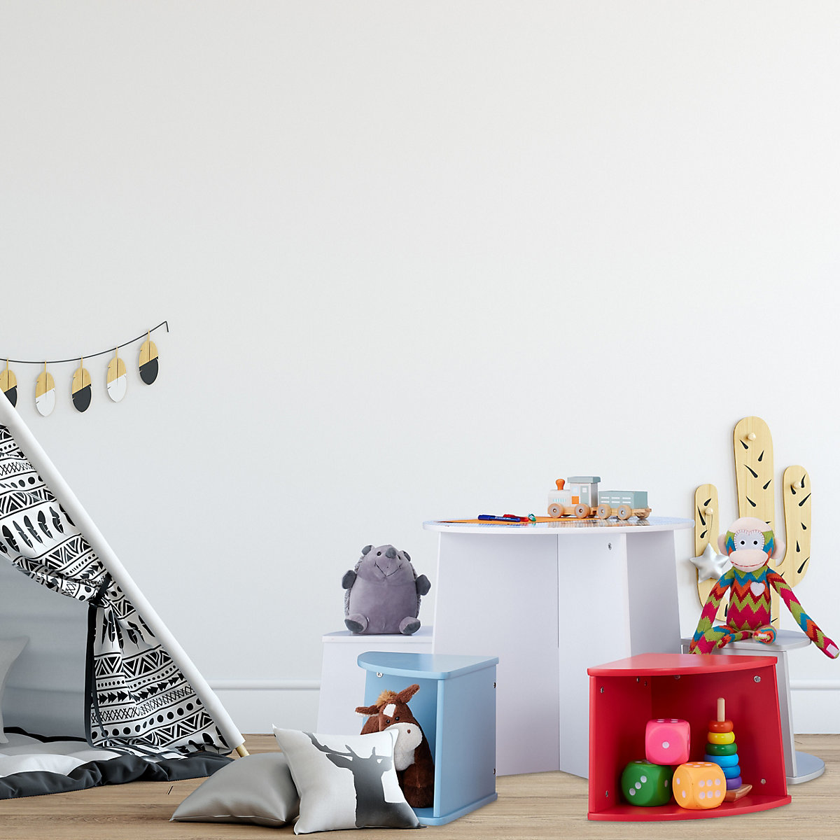 Kindersitzgruppe mit 4 Hockern