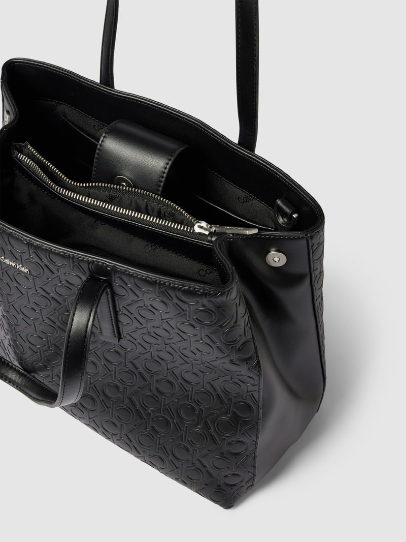 Tote Bag mit Allover-Logo-Prägung in schwarz