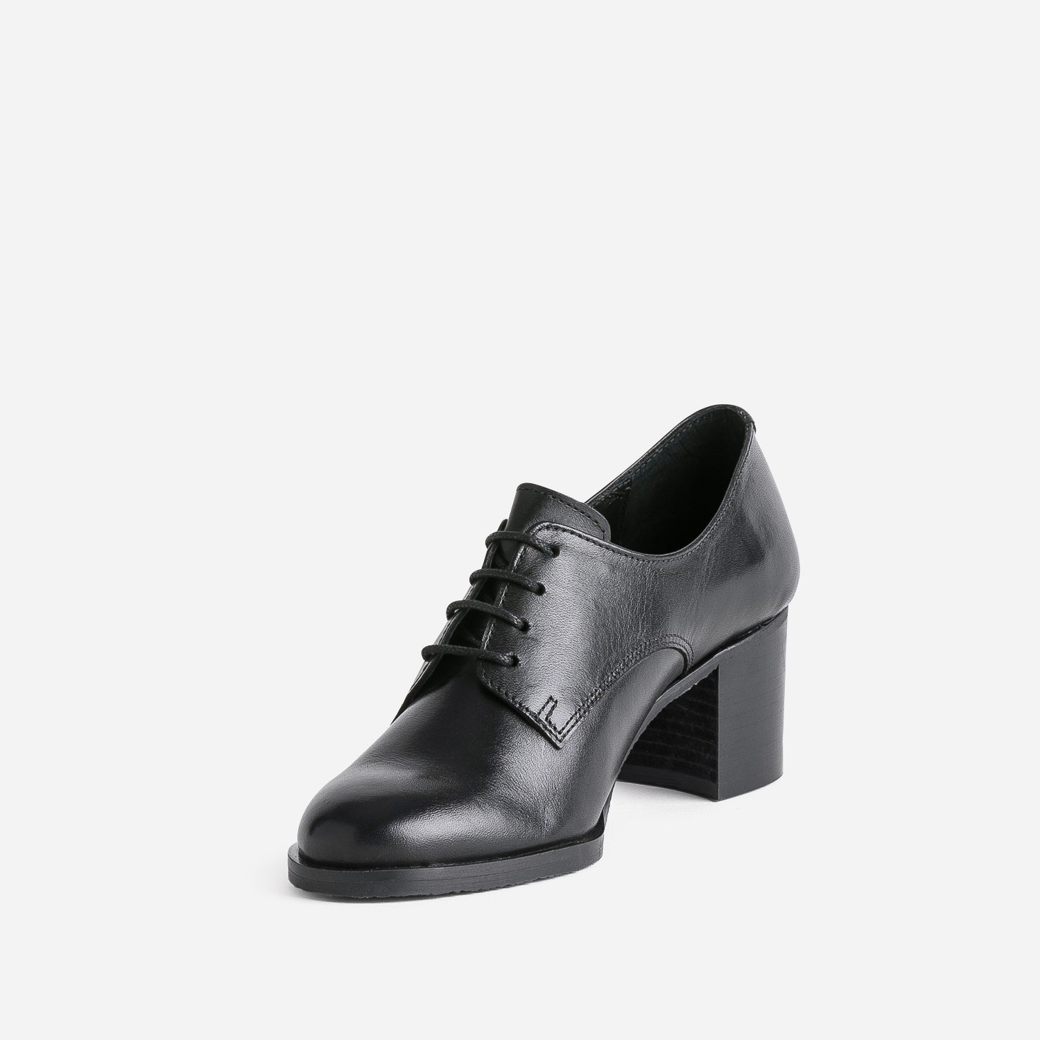 Derby à talon noir en cuir