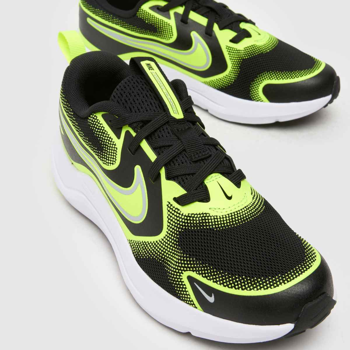Nike fekete és zöld Cosmic Runner gyerek cipő