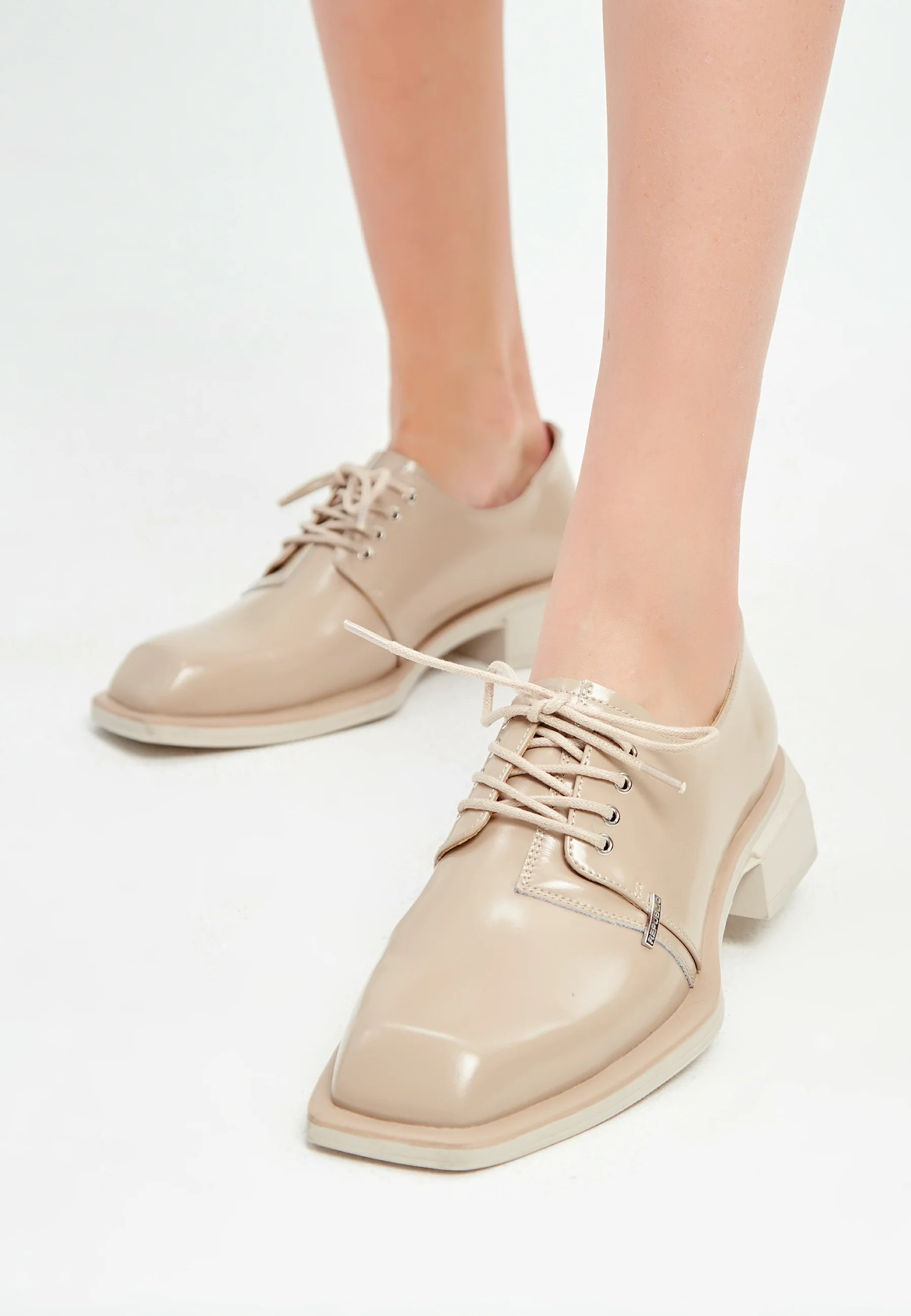 Zapatos con cordones de Cesare Gaspari