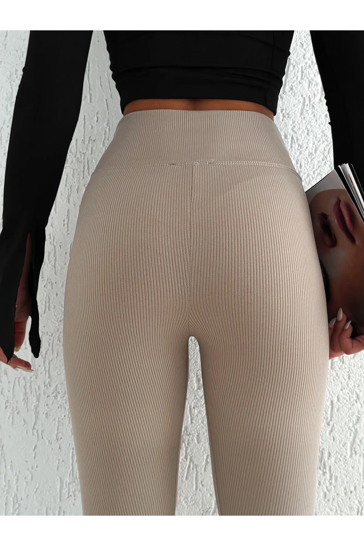 BEJNA  Damen-Strumpfhose aus beigem, geripptem Fleece mit hoher Taille