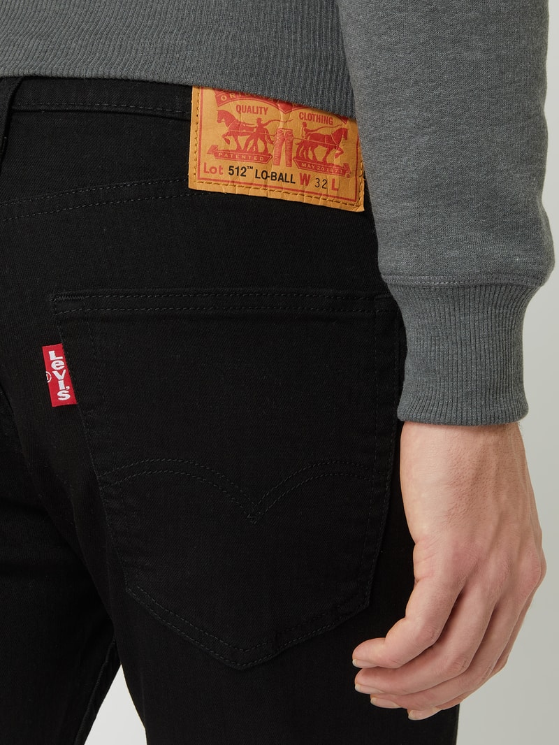 Slim Tapered Fit Jeans mit Stretch-Anteil Modell '512' in schwarz