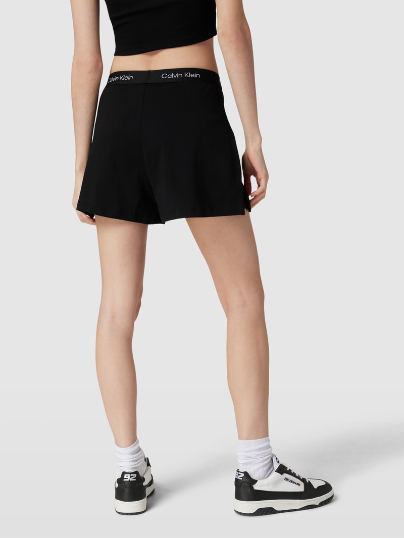 Shorts mit Label-Details in schwarz