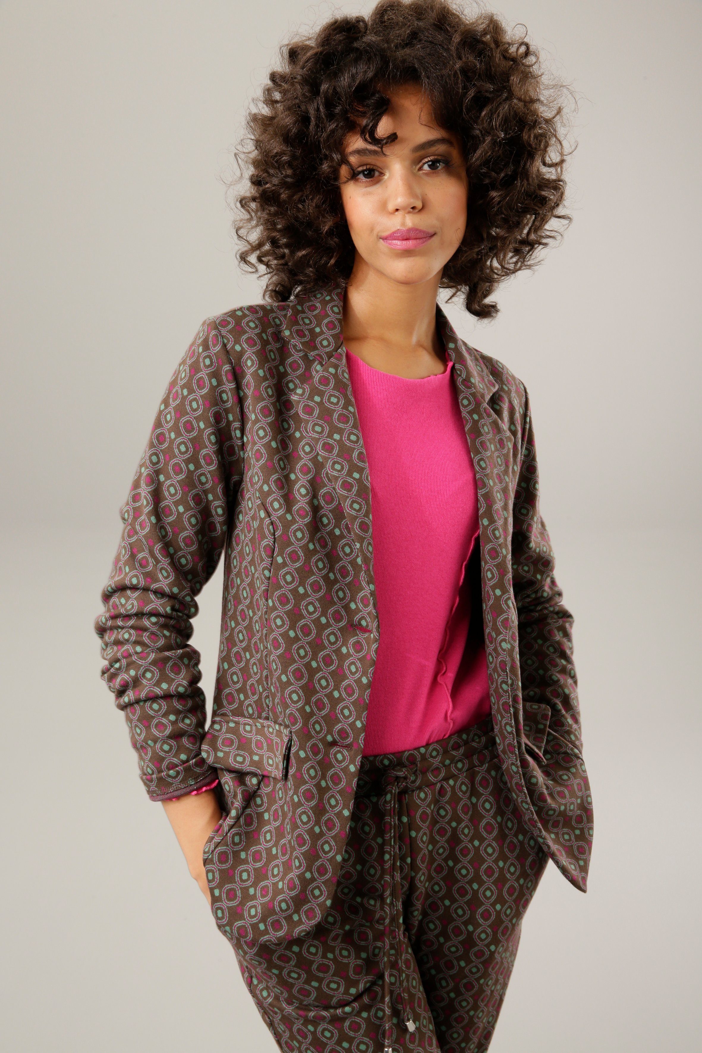 Aniston CASUAL Sweatblazer mit farbenfrohem, graphischem Muster